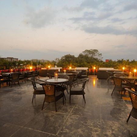 Hotel Jullundur 18 Chandigarh Exterior photo